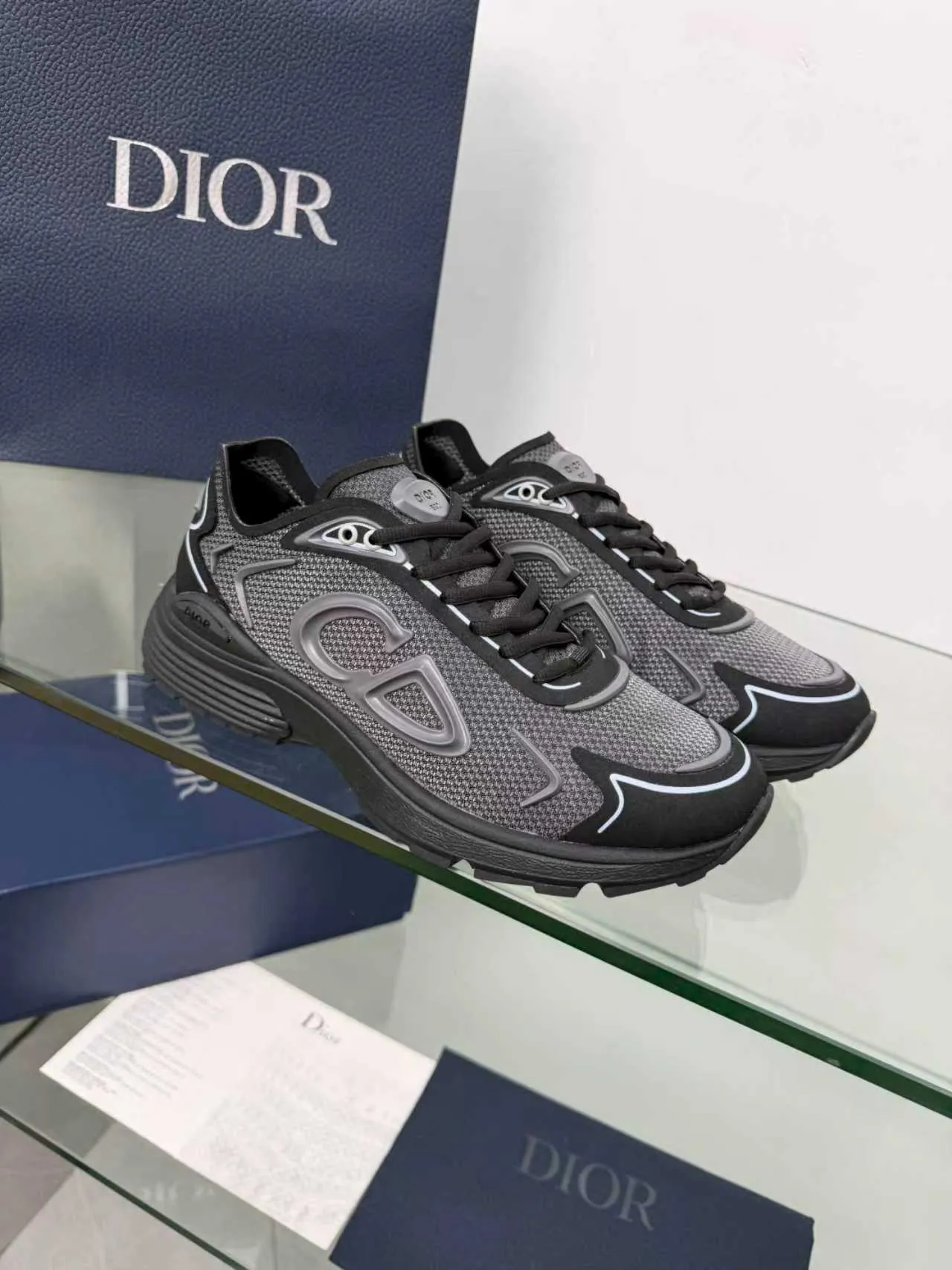 Men's men's shoes pP560! DIOR#B30 COUNTDOWN TECH shoes 1. Inspired by lighter running shoes this season 2. Made of multi-layer transparent nylon upper, full of futuristic feel 3. CD30 rubber logo on the tongue/heel to highlight the brand style 4. Equipped with ultra-light foam midsole for the ultimate comfortable wearing experience 5. The entire series uses WELDED (seamless bonding) technology to ensure durability and lightness 6. Full-size dopamine color matching, perfect choice for couples shoes😜